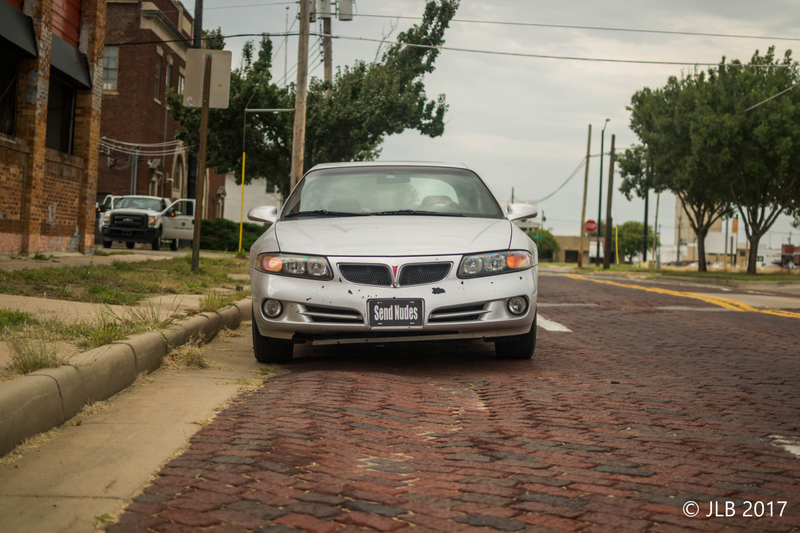 Illustration for article titled Pontiac Bonneville Photoshoot - Photo dump